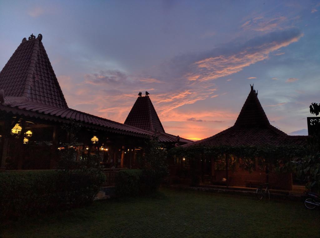 Joglo Ayem Tentrem Hotel Prambanan Exterior foto