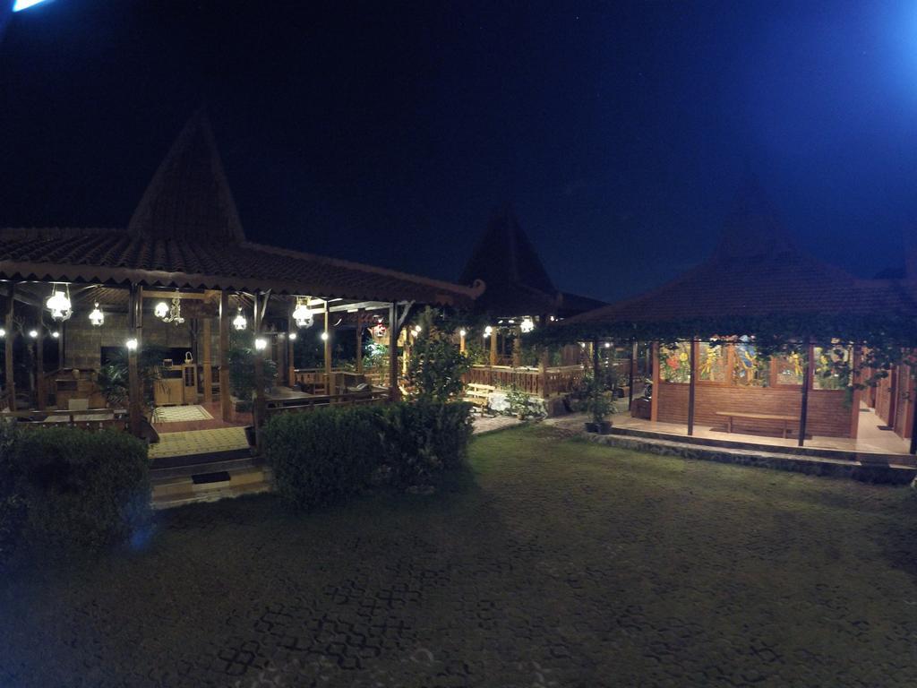 Joglo Ayem Tentrem Hotel Prambanan Exterior foto